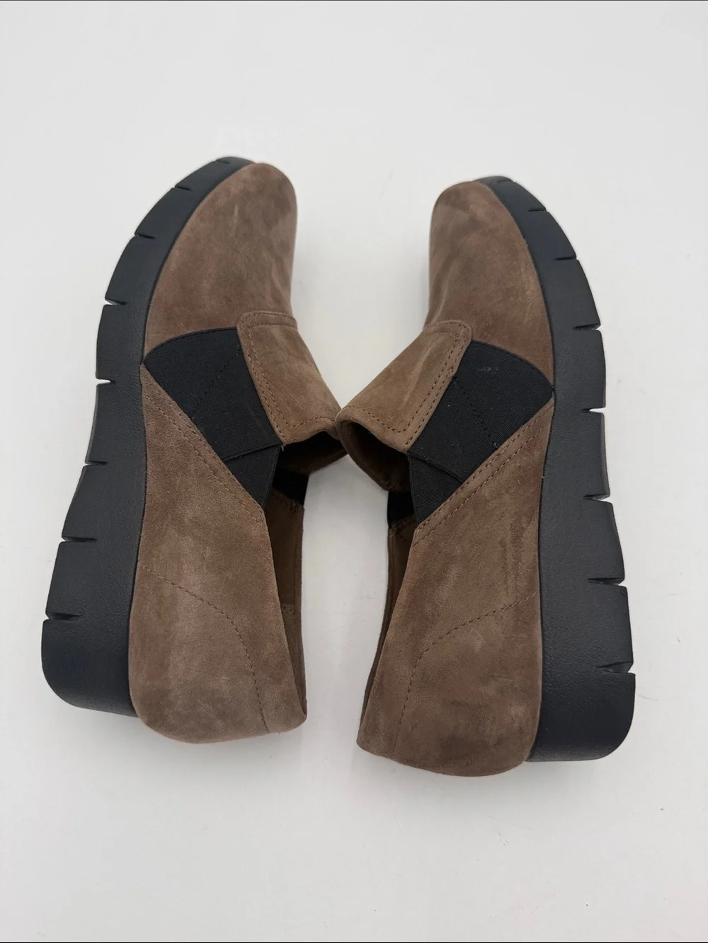 Clarks Tan Suede Slip-On Loafers women 8M casual office comfort retro